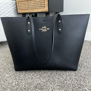 Coach Black Leather Town Tote Bag Purse